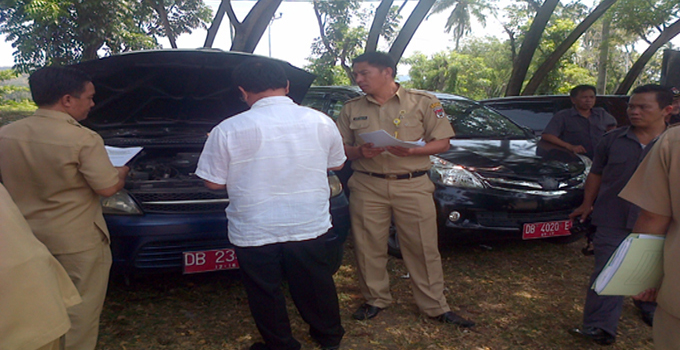 Hari Kedua, Mobnas Sekretariat DPRD Minsel Dikuliti