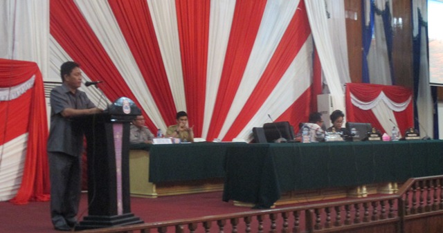 Paripurna Penetapan Tatib DPRD Manado 'Panas'