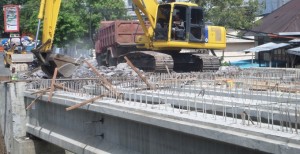 Garda Tipikor Desak Kapolda Usut Dugaan Korupsi Jembatan Sario   