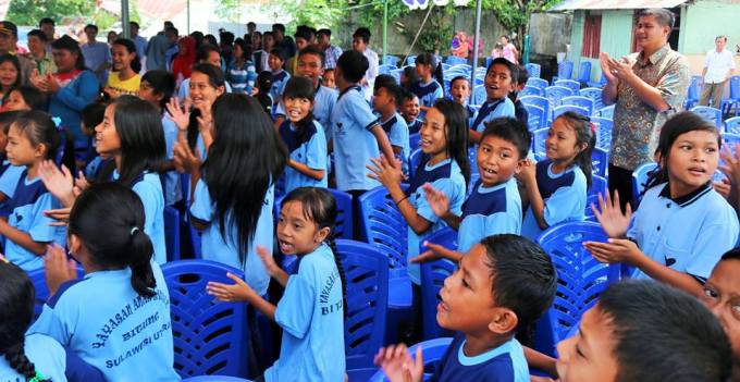 Wawali Mangindaan Berbagi Ilmu Dengan Siswa Yayasan Anak Langit