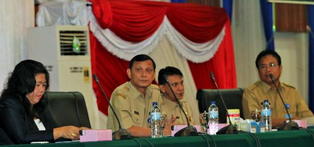 Sekdakot Haefrey Sendoh Buka Kegiatan Public Hearing