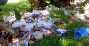 Kantor Bupati Minut pun Tak Bebas Dari Sampah