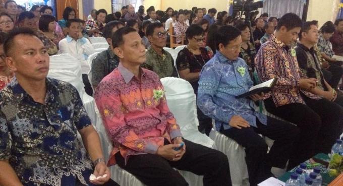 Vicky Lumentut: Mari Rayakan Natal Dengan Kesederhanaan