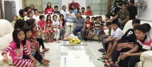 Bupati Mitra Gelar Open House Natal di Rumah Dinas Rakyat