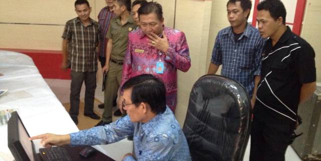 Kebut Agenda Bersama DPRD, Wali Kota Lumentut Beri Motivasi Bagi PNS 12 v5