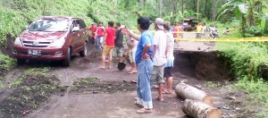 Tanggul Asal Jadi, Jalan Penghubung Mitra-Minsel Nyaris Putus