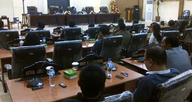 Pembentukan BK Kembali Tertunda, Legislator Manado Mencak-mencak