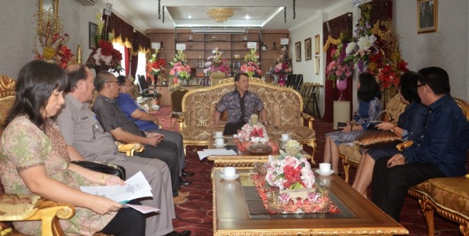 Gubernur Sarundajang Terima Kunjungan Konjen RI untuk Prancis
