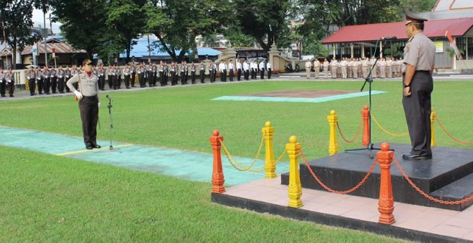 BERITA FOTO: Upacara Bendera di Mapolda Sulut