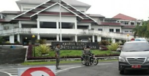 Rinto Tantang Pejabat Minut Nikmati Fasilitas Sekelas Buruh Pabrik