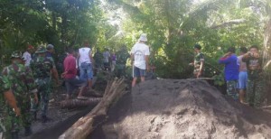 Danrem 131 Terjun Langsung Perbaiki Jembatan Kolongan