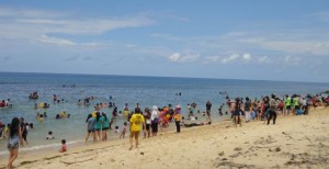 Ini Foto-Foto Wisata di Pantai Batu Hitam Pasir Putih
