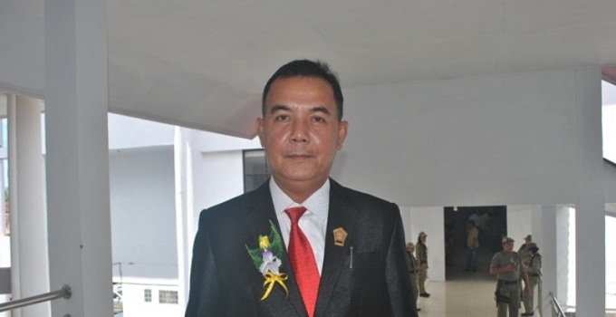 Lelengboto Sebut Masyarakat Berhak Awasi Proyek Hotmix di 17 IKK Minsel 8 Wakil Ketua DPRD Minsel Franky Lelenboto