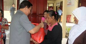 Pemkab Minut Salurkan 26 Ton Beras ke Likupang Timur