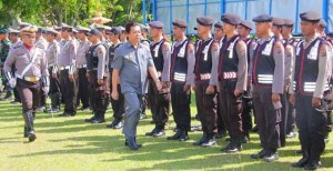 Bupati Minut Irup Gelar Pasukan Operasi Ketupat 2015