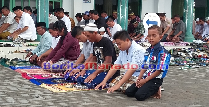 Shalat Idul Fitri Tanpa Sajadah, Adit Bilang 'No Problem'