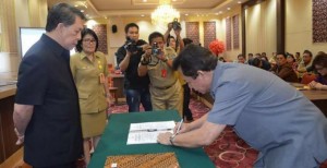 BERITA FOTO: Bupati Minut Serahkan Dokumen Izin Tambang