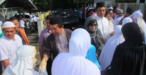 Bupati Minut Hadiri Sholat Ied di Masjid Istiqlal Airmadidi