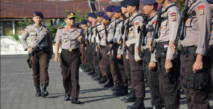 Kapolda Sulut Pimpin Upacara Penjemputan Personel BKO