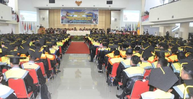 Wisuda Periode 1 Tahun Akademik 2015 2016
