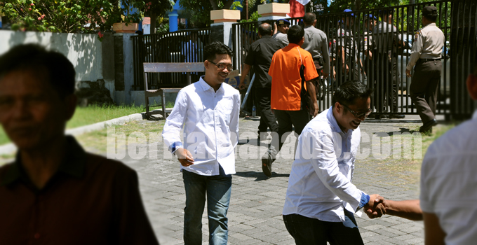 PILKADA BITUNG: Pasangan Baramuli-Luntungan Perdana Hadir, Yakobus-Kumentas Terlambat