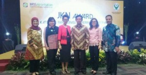 BERITA FOTO: Sompie Singal Terima Penghargaan JKN Award