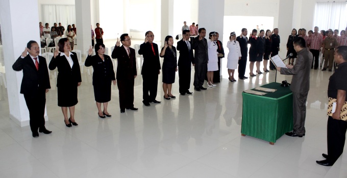 Pejabat Eselon III dan IV Pemkab Mitra yang Dilantik