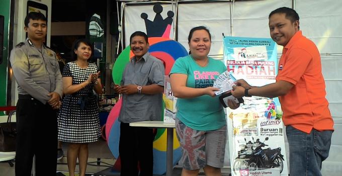 Pengunjung Setia dari Kauditan Jadi Pemenang di Pengundian Program Belanja itCenter