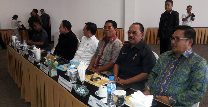 Humiang Ikut Bahas Kriteria Penjaringan Direksi Bank Sulut