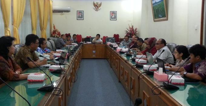 BERITA FOTO: UNSRAT Terima Kunjungan Tim PMU
