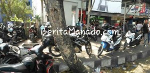 Parkir di Trotoar, Sepeda Motor Milik Ibu Rumah Tangga Ini Raib