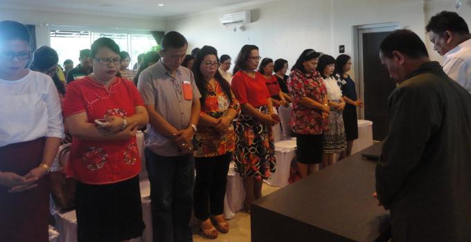 Wah, Pdt Sumakul "Tidak Akan Memilih Olly"