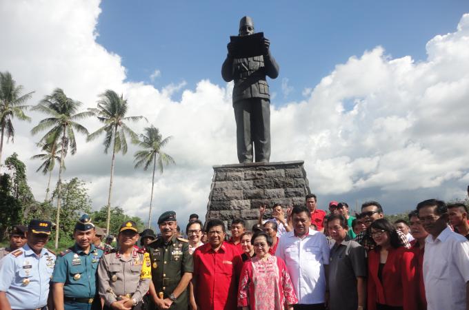 Megawati Resmikan Jalan Soekarno Segitiga Emas