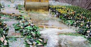 Jelang NATAL, Ribuan Liter CAP TIKUS Dimusnahkan
