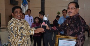 Minut Raih Penghargaan Kepatuhan dan Tepat Waktu Setor Pajak