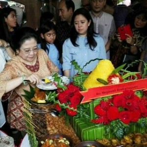 Hadiri HUT ke-69 Presiden Kelima RI, Bupati Sumendap Beri Ucapan Selamat