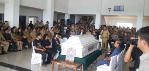 Bupati: Almarhum Aswin Rogahang Sosok Luar Biasa