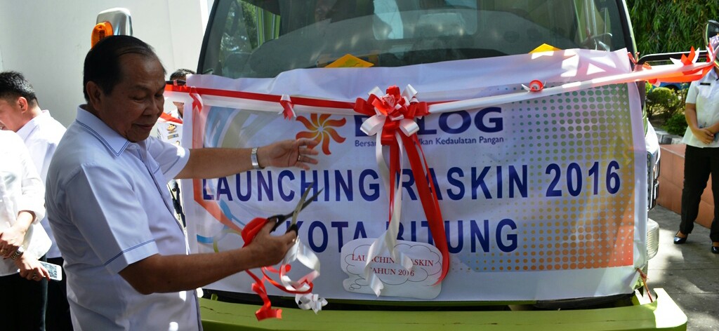 Pemkot Bitung Salurkan Ribuan Raskin 2016