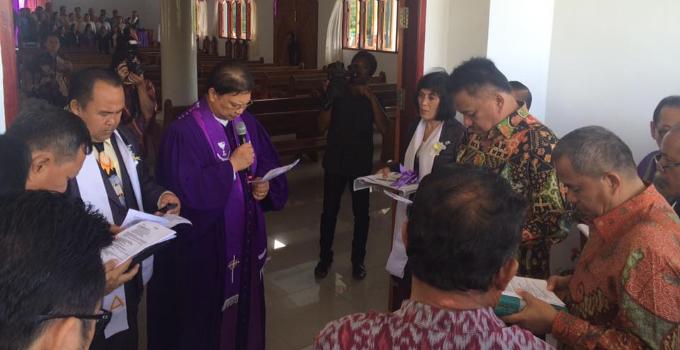 BERITA FOTO: Gubernur Olly Dondokambey Resmikan GMIM Bait-El Kalasey