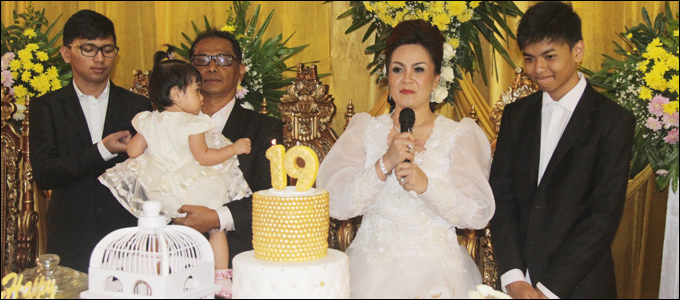 Wakil Walikota Tomohon Peringati HUT Pernikahan ke-19