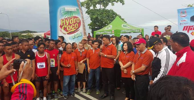 Olly Dondokambey Lepas Ribuan Peserta Manado Run 2016 8 Manado Run 2016 Olly Dondokambey