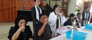 Momen Paskah Gubernur Olly Dondokambey Himbau Warga GMIM Bantu Rakyat Miskin