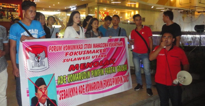Penolakan Ade Komarudin