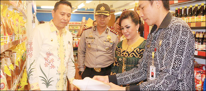 Jimmy Eman-Syerly Sompotan Sidak Sejumlah Pusat Perbelanjaan