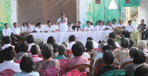 Dialog dengan Masyarakat Ratahan Timur, Ini Pesan Bupati James Sumendap