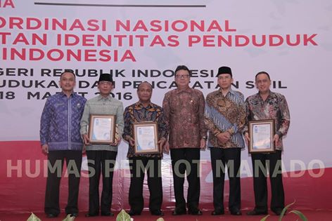 Pemkot Manado Terima Sertifikat Penghargaan ISO