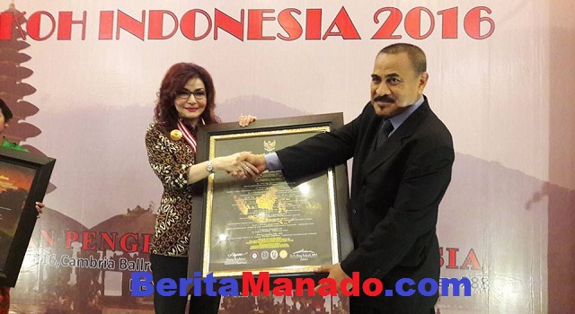 TETTY PARUNTU Terima Penghargaan Tokoh Indonesia 2016