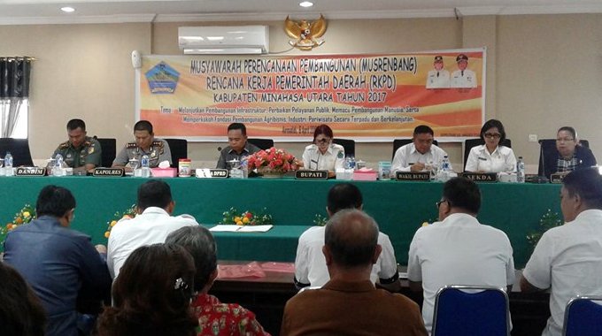 Vonnie Panambunan-Joppi Lengkong Paparkan Program Musrembang RKPD 2017 9 13023411_10205873474907125_1494381377_n