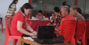 Banjir Warga di Reses Lucia Taroreh