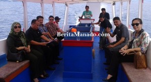 Dahsyat !!! Terjang Ombak, DPRD Manado Pantau Infrastruktur Sekolah di Bunaken